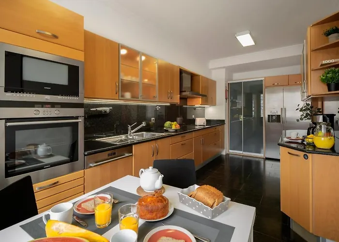 Jasmineiro I By An Island 丰沙尔