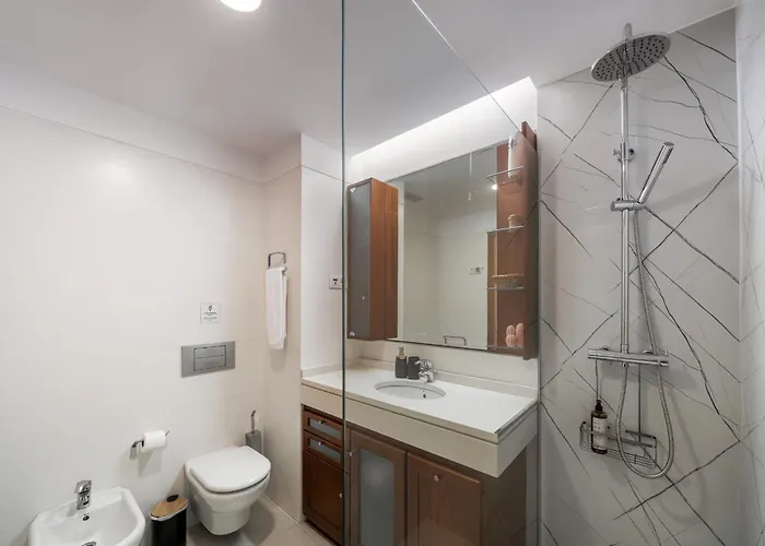 Jasmineiro I By An Island * 丰沙尔