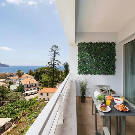 Jasmineiro I By An Island Daire Funchal