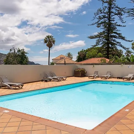 Jasmineiro I By An Island * Funchal