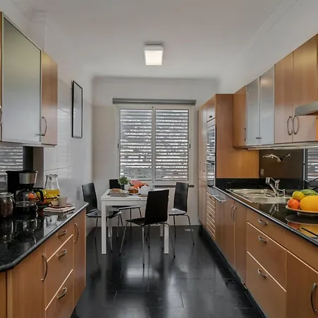 Jasmineiro I By An Island