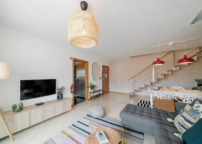 Jasmineiro I By An Island *