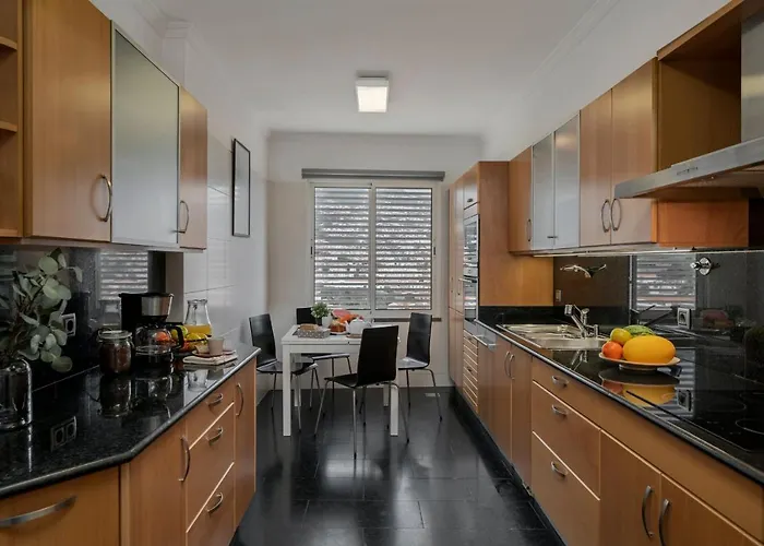 Jasmineiro I By An Island