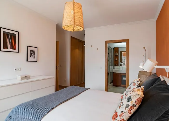 Jasmineiro I By An Island דירה