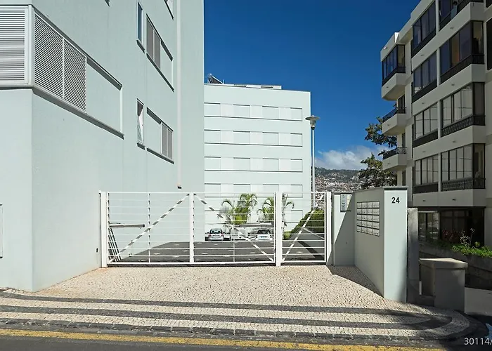 Jasmineiro I By An Island דירה *